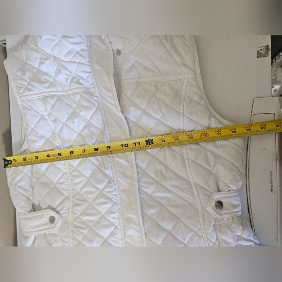 Weatherproof Quilted White Grey Faux Fur Vest Women's Size Medium - Picture 8 of 9